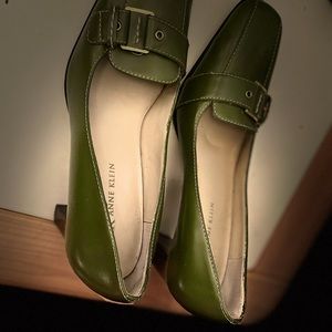 Anne Klein Buckle Detail Square Toe Heeled Loafer Size 5 , Olive Green